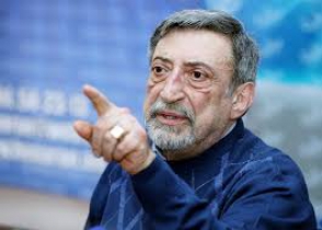 Ռեժիսոր. «Ամաչում եմ, որ հայ եմ, երբ Արմենչիկին են տալիս վաստակավորի կոչում»